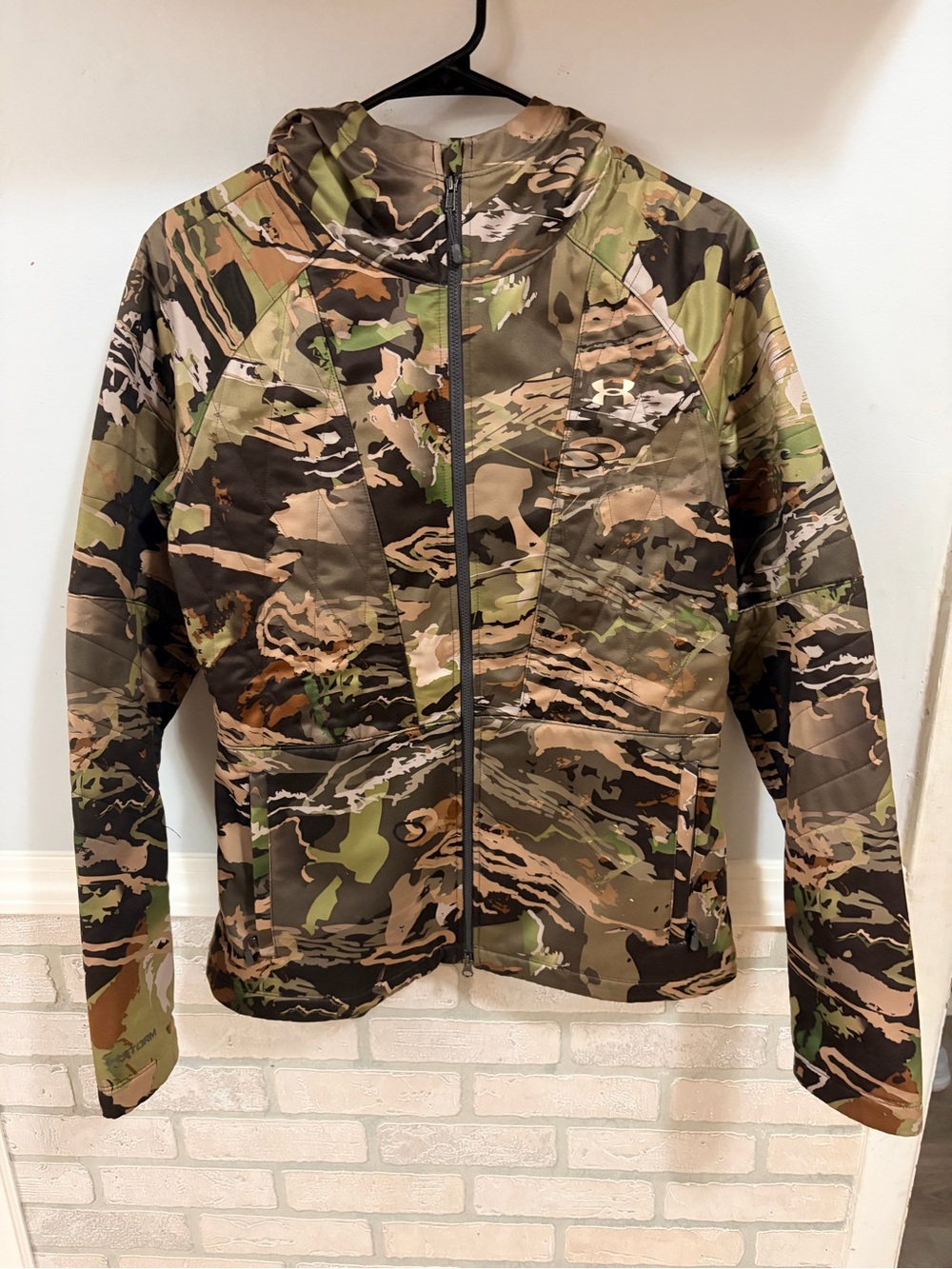 Under Armour Women’s Camo ColdGear Jacket – Size Medium